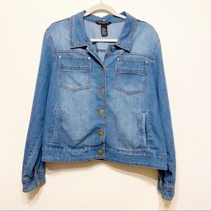 Baccini Light/Medium Wash Snap Button Jean Jacket